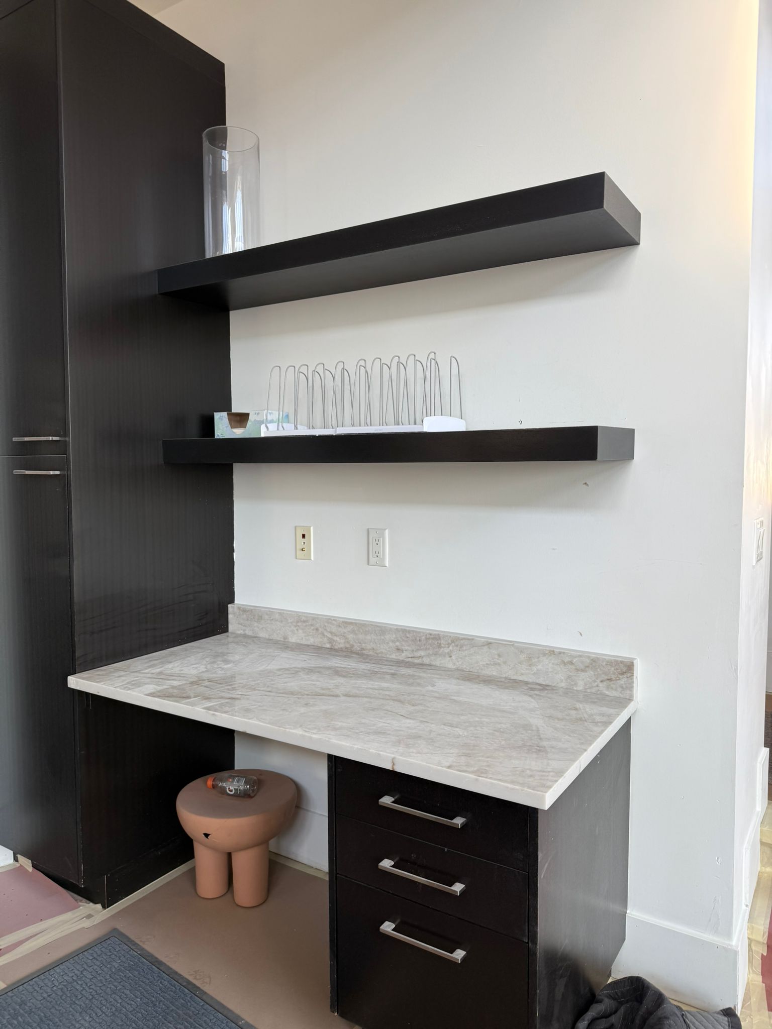 White shaker cabinets with quartz tops